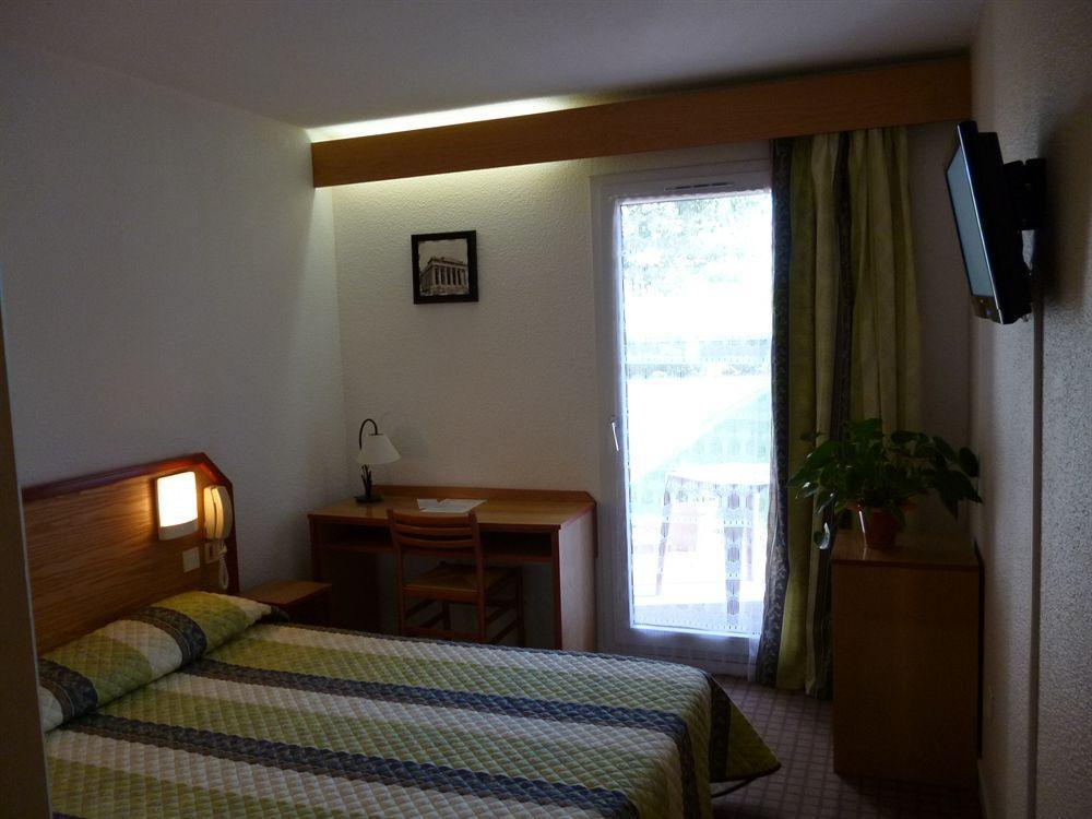 Hotel Le Mas Des Ponts D'Arles Bagian luar foto